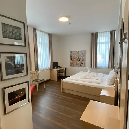 Bokeltse Hus - Stadthotel ホテル
